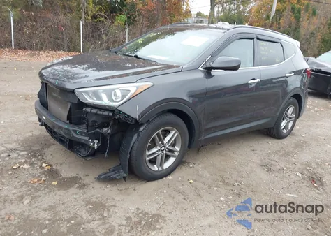 2017 Hyundai Santa Fe Sport 2.4L z USA, uszkodzony, nr VIN 5XYZUDLB8HG383854